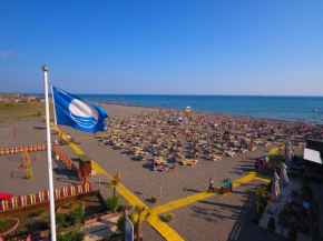 Отель MCM Camping  Улцинь